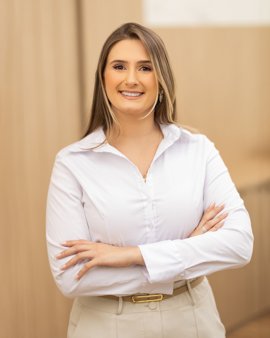 Dr.ª Jhenefen Rita Tonelo